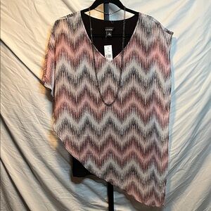 **4 for $20** NWT B. Design Chevron Blouse in Pink and White (Box1)